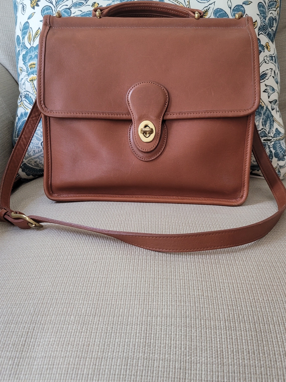 Vintage Coach Purse Crafted in Hungry No 97U-9927